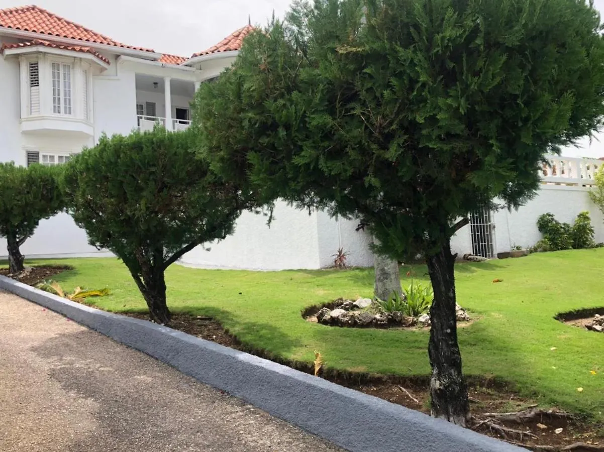 Hunters Villa Montego Bay Guest house