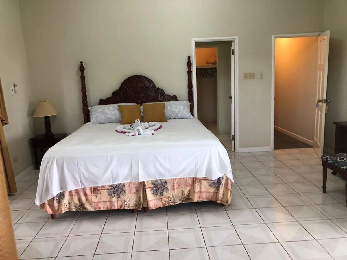Hunters Villa Montego Bay Guest house